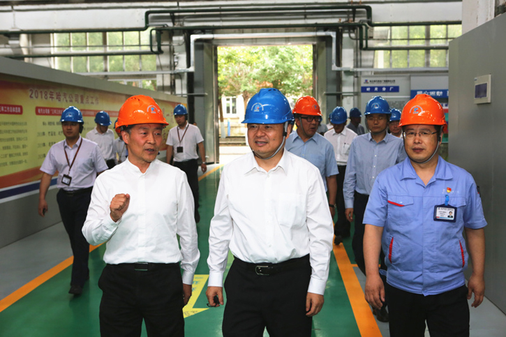 郝鹏参观调查J9.COM集团所属企业汽轮机公司